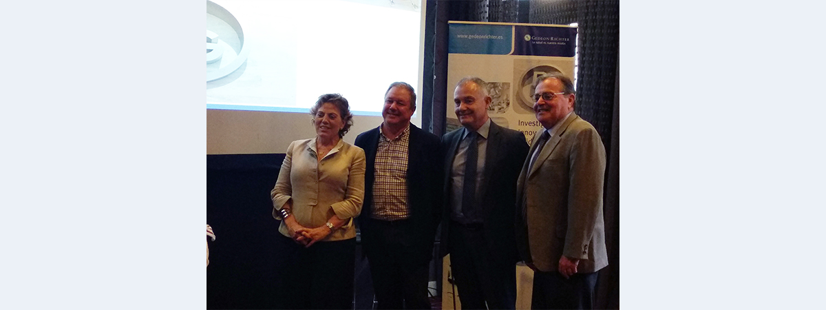 Encuentro entre profesionales y medios para dar a conocer la oportunidad que suponen los medicamentos biosimilares para las personas con osteoporosis Encuentro entre profesionales y medios para dar a conocer la oportunidad que suponen los medicamentos biosimilares para las personas con osteoporosis